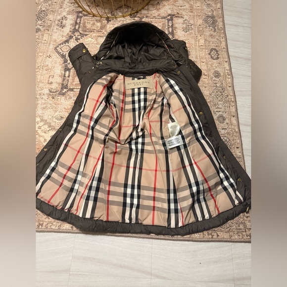 Burberry Quilted Brown Puffer Jacket - Picture 8 of 17